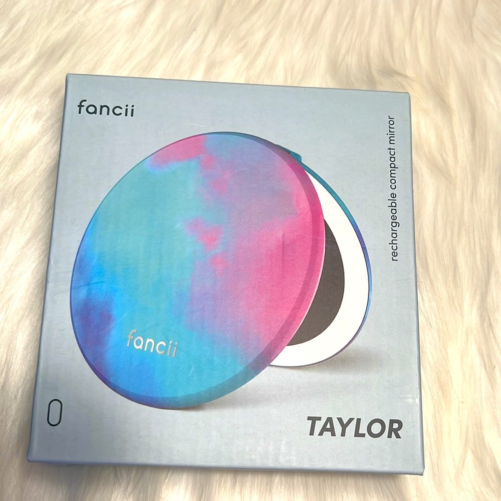 🔥 LED COMPACT MIRROR - Picture 8 of 15